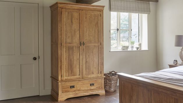 Oak Wardrobes | Solid Wood Wardrobes UK | Oak Furniture Land